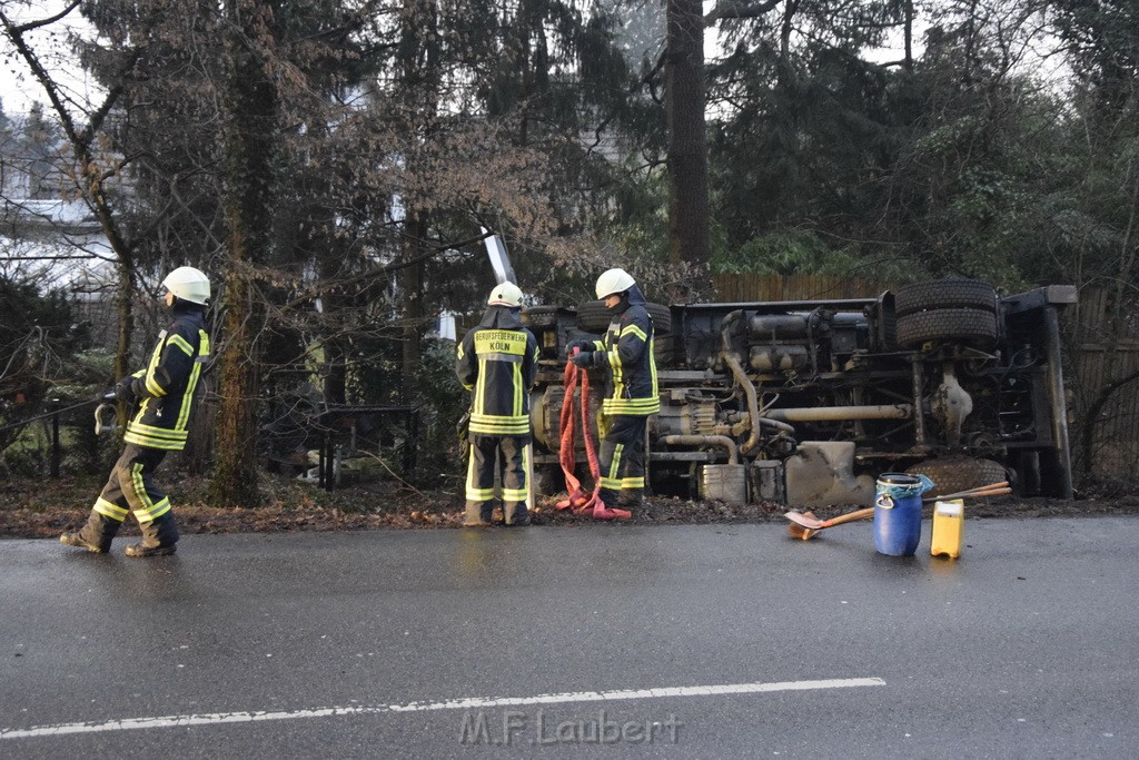 Container LKW umgestuerzt Koeln Brueck Bruecker- Dellbruecker Mauspfad P052.JPG - Miklos Laubert